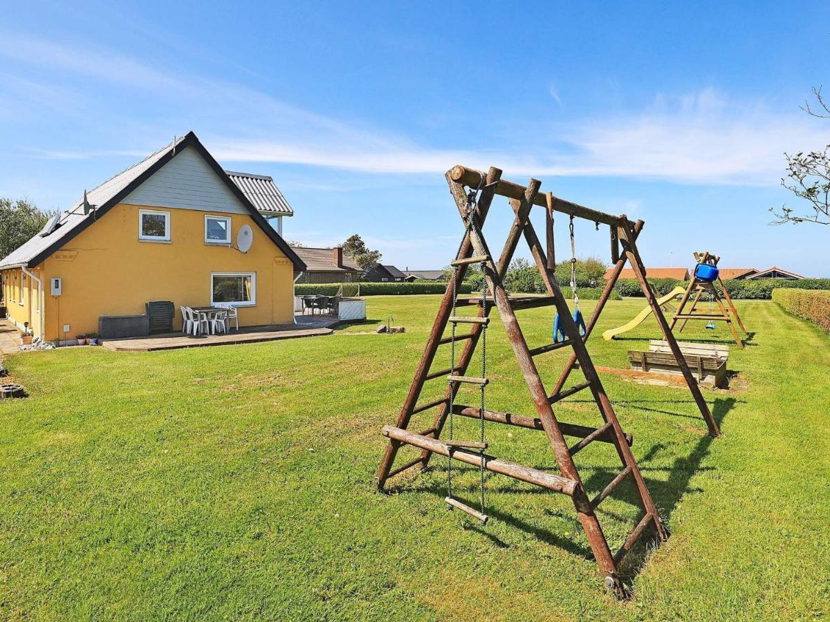 10 Person Holiday Home In Vinderup Екстериор снимка
